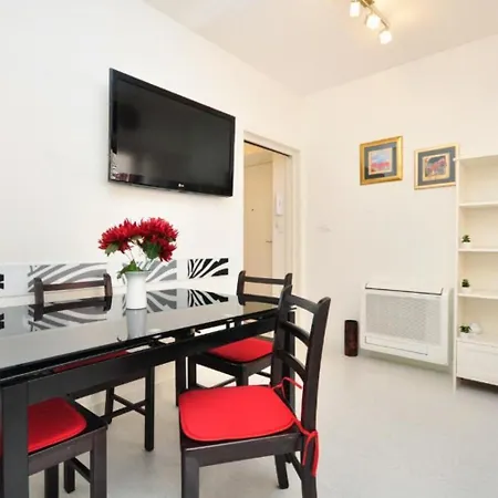 Ginestra- Cosy